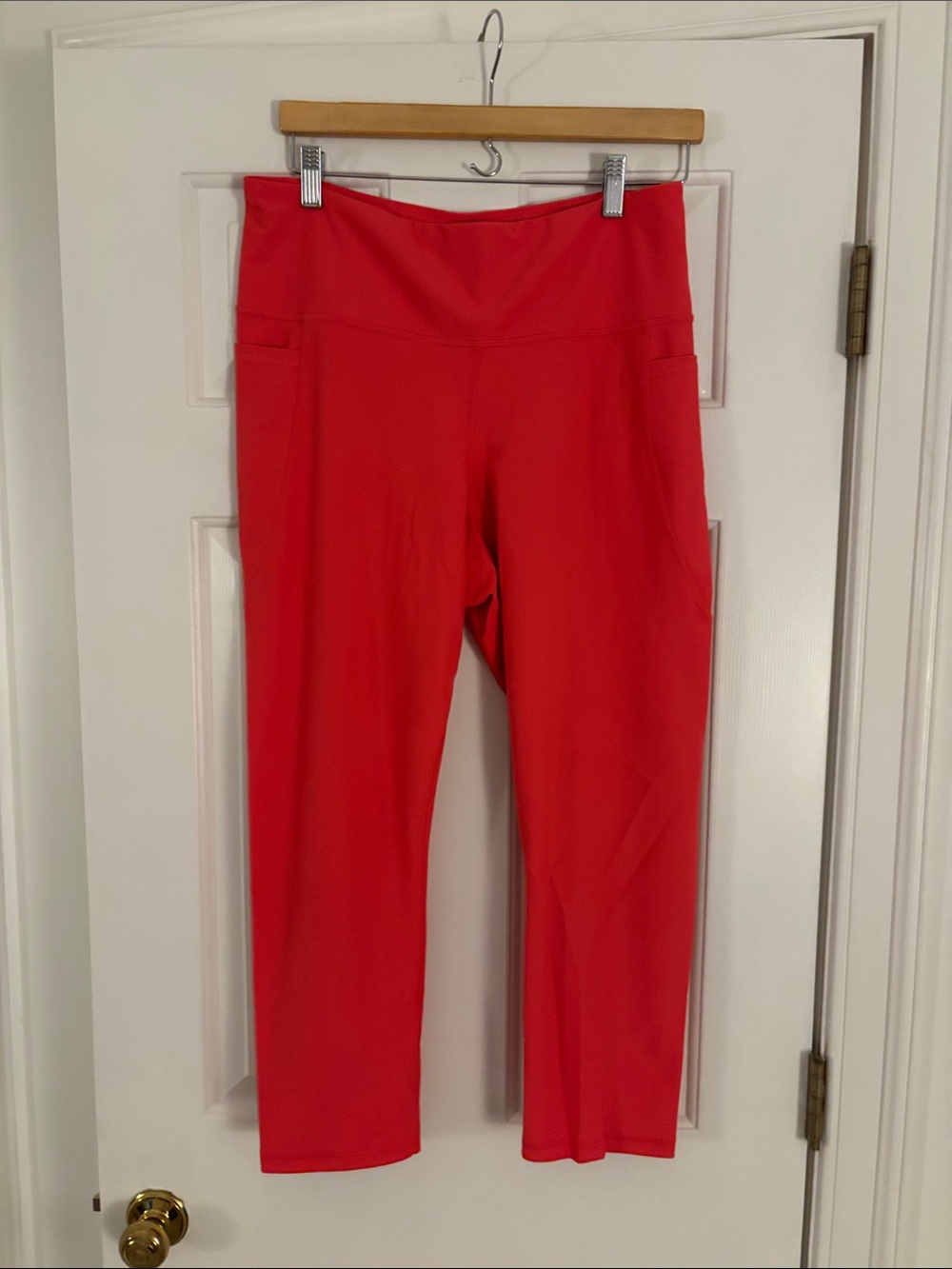 Old Navy Bright Orange Capri Active Powersoft Leggings with Side Pockets